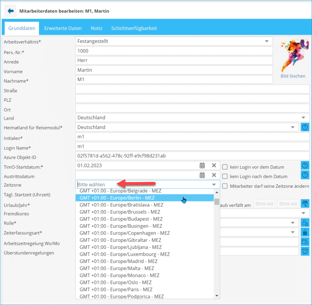 Zeitzone Mitarbeiter ändern.
