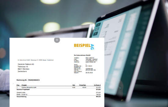 Eine digitale Rechnung mit erfassten Arbeitszeiten und Projektdetails, erstellt mit einer Projektzeiterfassung App.