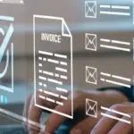 Bild zur Projektabrechnung zeigt eine digitale Rechnungsprüfung mit Checklisten und bestätigten Aufgaben auf einem Laptop.