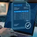 „Person arbeitet mit einer online Rechnungssoftware, während digitale Rechnungs- und Verwaltungssymbole auf dem Bildschirm angezeigt werden.“